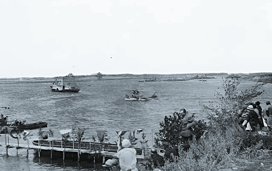 Пароход "Адмирал Серпинек" у Городища, 1930 г.
