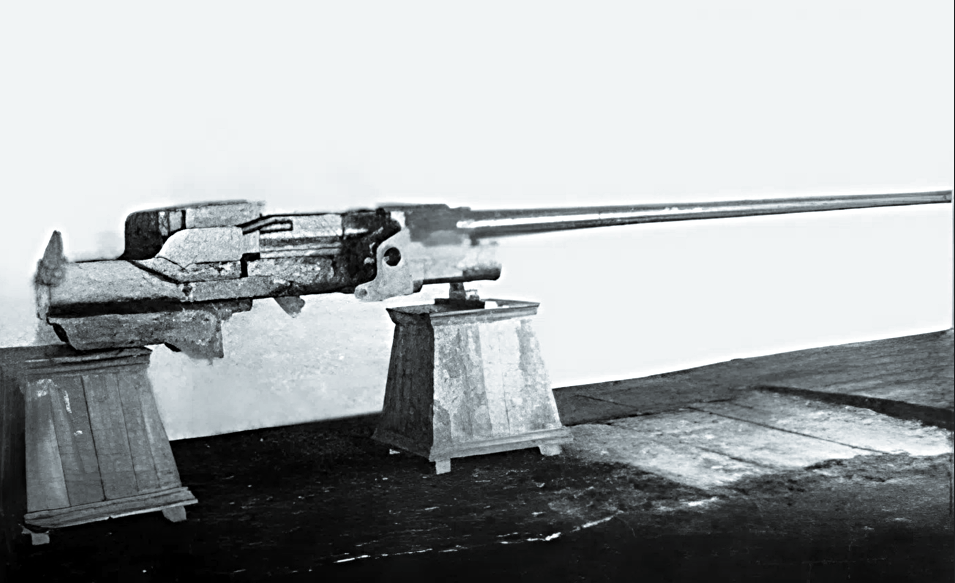 57-мм пушка ЗИС-4 в цеху завода № 92. 1943 год