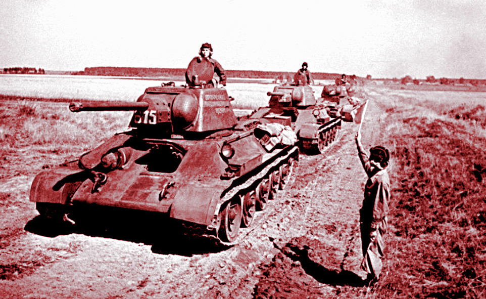 Танк ОТ-34-76 с бронемасками, зачехленными по-походному.