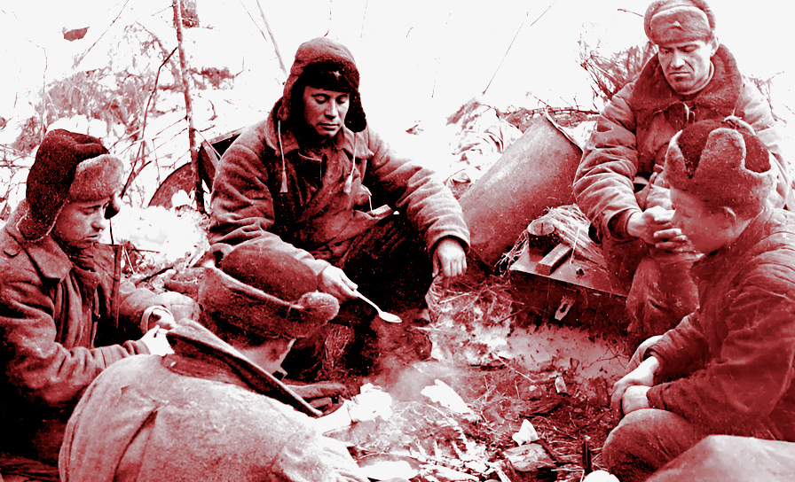 Солдаты 33-й армии в перерывах между боями, 1941 г.