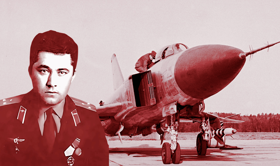 Военный лётчик Г. Н. Осипович на фоне истребителя-перехватчика Су-15.