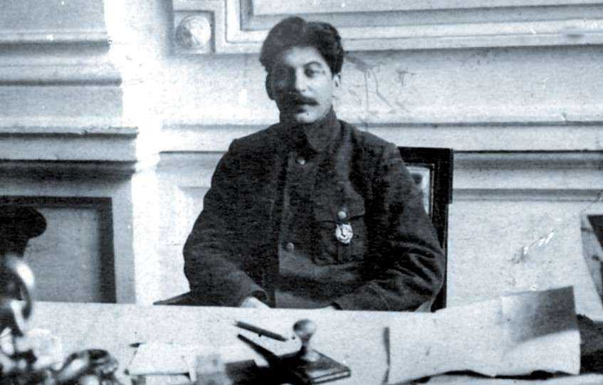 Орден Красного Знамени Иосифу Джугашвили вручили в 1919 г.