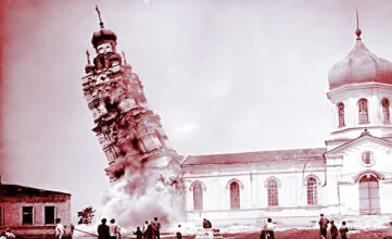 Разрушение колокольни Пантелеймоновского собора в городе Ейск, 1936 год.