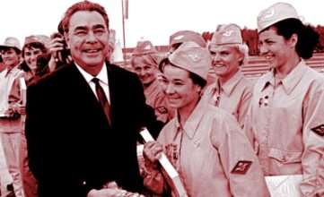 Л. И. Брежнев на авиационном параде, 1967 г.