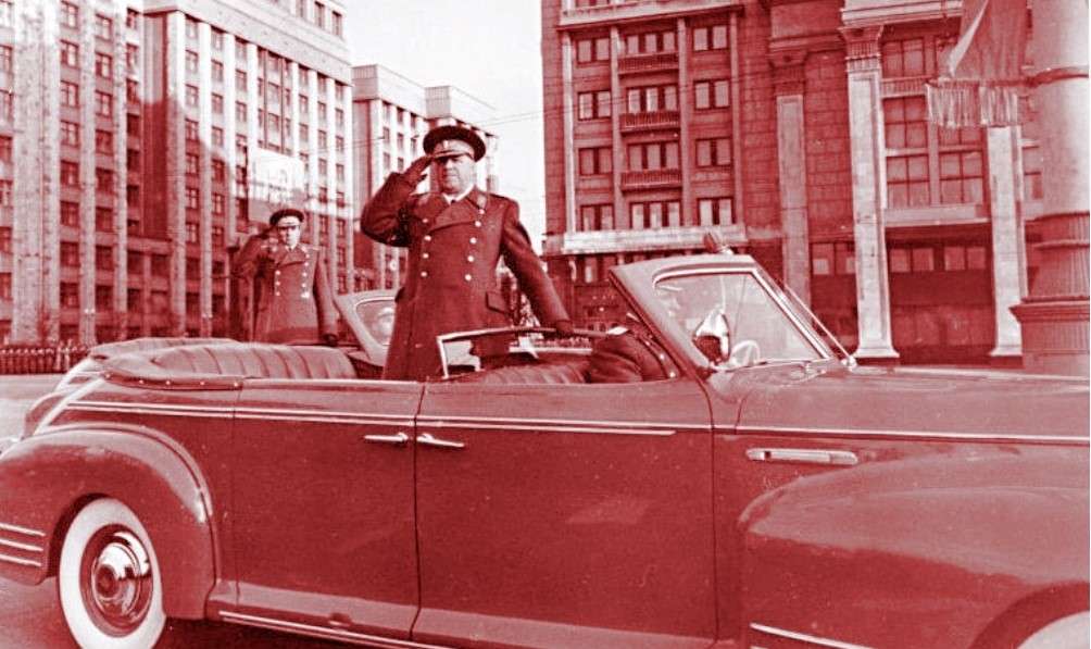 Жуков на параде войск, 1955 г.