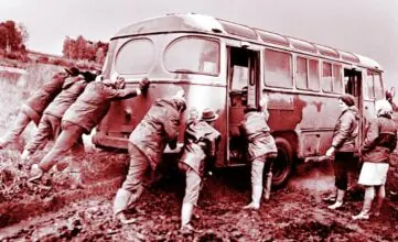 Случай на сельской дороге СССР.