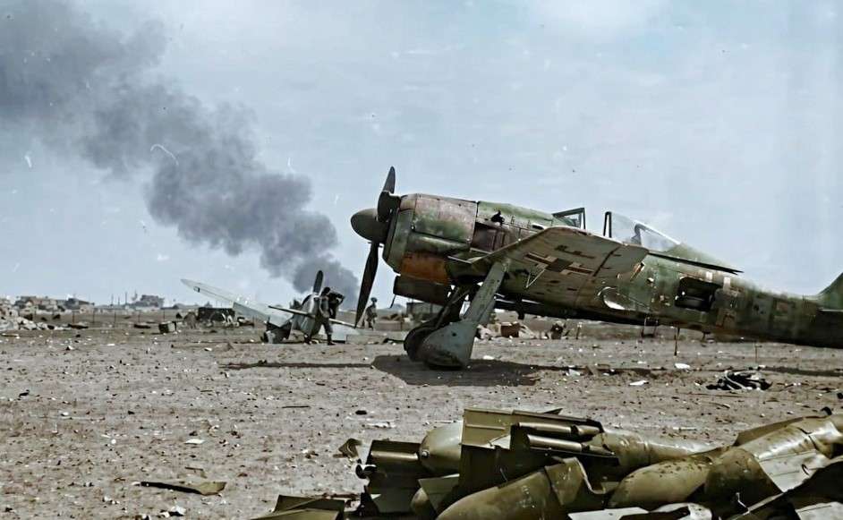 Немецкий истребитель Focke-Wulf Fw-190.