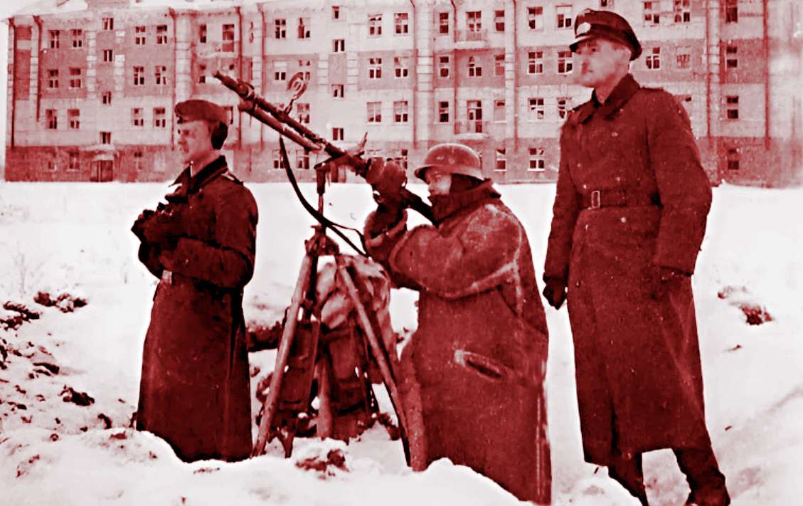 Противовоздушная оборона фашистов в Петергофе.