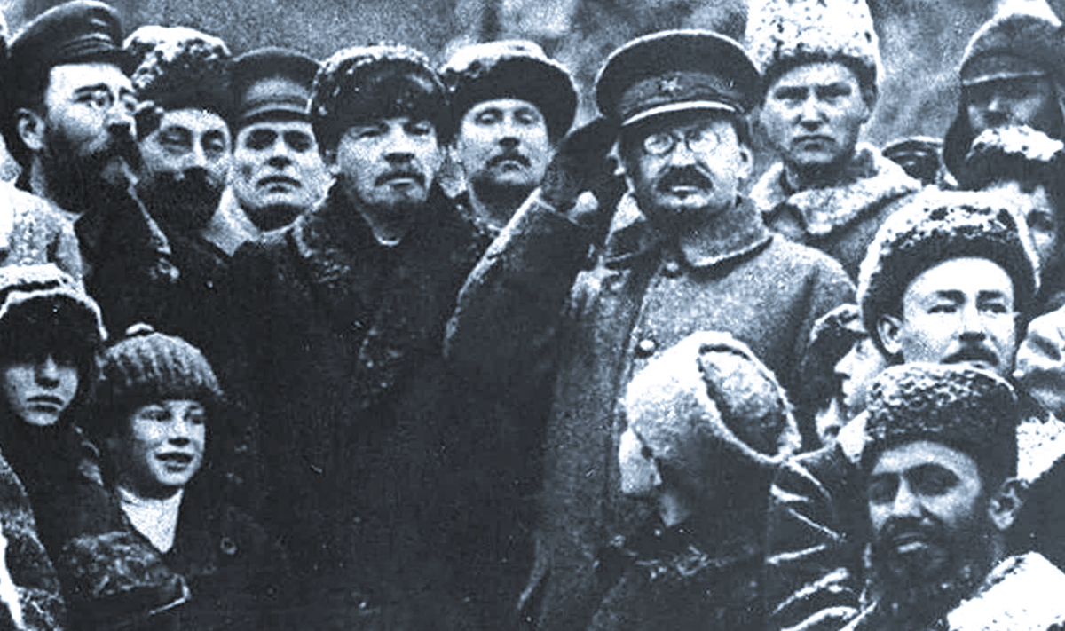В. И. Ленин и Л. Д. Троцкий на параде, 1918 г.