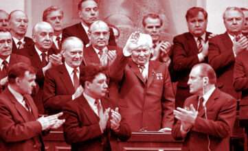 М. С. Горбачев за спиной у К. У. Черненко.