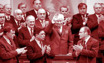 М. С. Горбачев за спиной у К. У. Черненко.