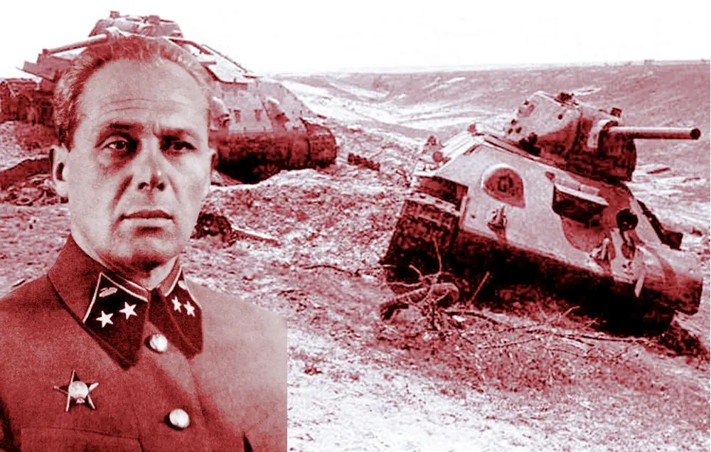 Генерал-лейтенант В. С. Тамручи. На заднем плане Т-34, уничтоженные при попытке прорыва из окружения на Юго-Западном фронте, май 1942 г.