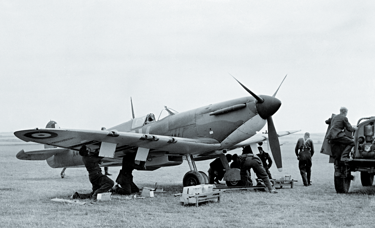 Британский истребитель-перехватчик Supermarine Spitfire Mk 1, осень 1940 г.
